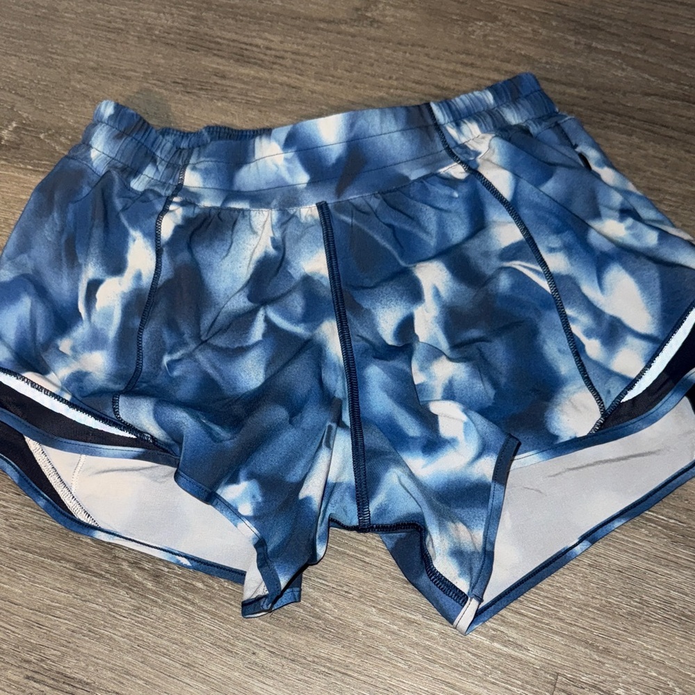 lululemon athletica Blue tie die Athletic Shorts running exercise hotly hott sz6